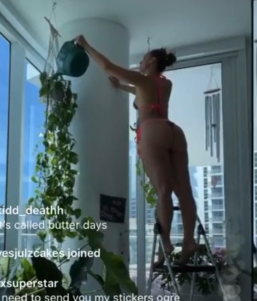 Yesjulz Hot bikini booty video