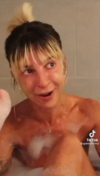 Gabbie Hanna show her perfect body Video