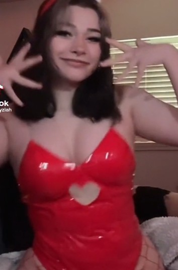 Luvly Ziah Hot red bunny video