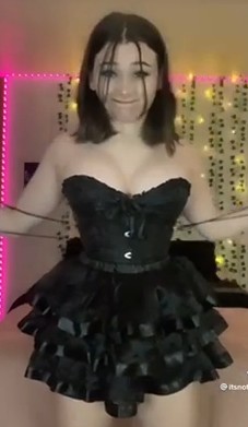 Luvly Ziah sexy with erotic body